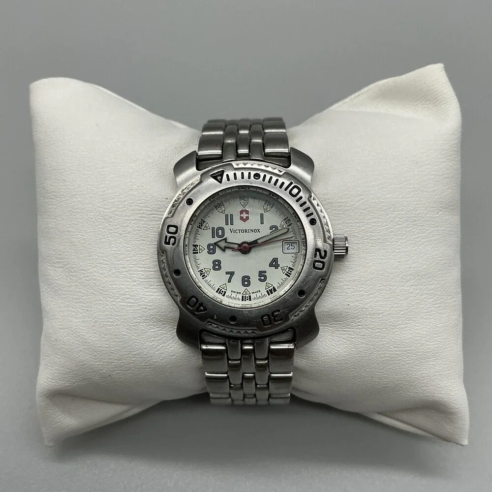 Victorinox Womens Watch 29mm Silver Tone White Dial 4587 Swiss New Battery 5.75